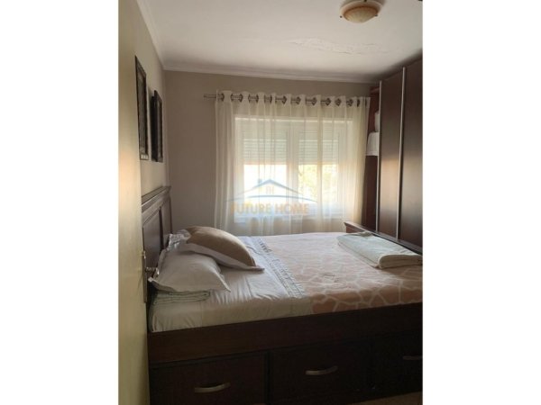 Tirane, shitet apartament 2+1 Kati 2, 59 m² 100.000 € (Kombinat)