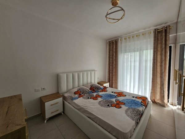 Tirane, jepet me qera apartament 1+1 Kati 2, 65 m² 550 € (Rruga e Kavajes)