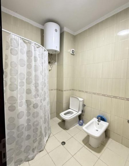 Tirane, jepet me qera apartament 2+1+Aneks+Ballkon Kati 1, 101 m² 550 € (Rruga Don Bosko)