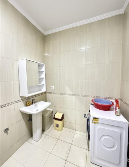 Tirane, jepet me qera apartament 2+1+Aneks+Ballkon Kati 1, 101 m² 550 € (Rruga Don Bosko)