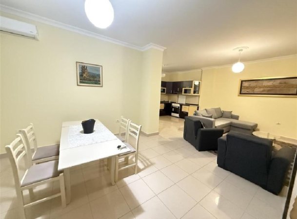 Tirane, jepet me qera apartament 2+1+Aneks+Ballkon Kati 1, 101 m² 550 € (Rruga Don Bosko)