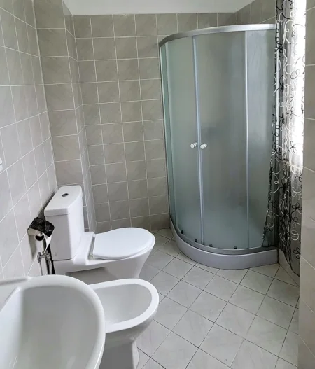 Tirane, jepet me qera apartament 2+1+Aneks+Ballkon Kati 2, 104 m² 351 € (Muhamet Deliu, Fresku)