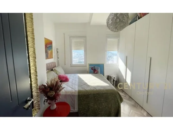 Tirane, shitet apartament Kati 8, 228 m² 360.000 € 