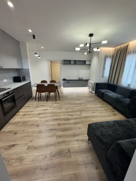 Tirane, jepet me qera apartament 2+1+parkim Kati 2, 90 m² 700 € (Blloku i Vilave Selite)