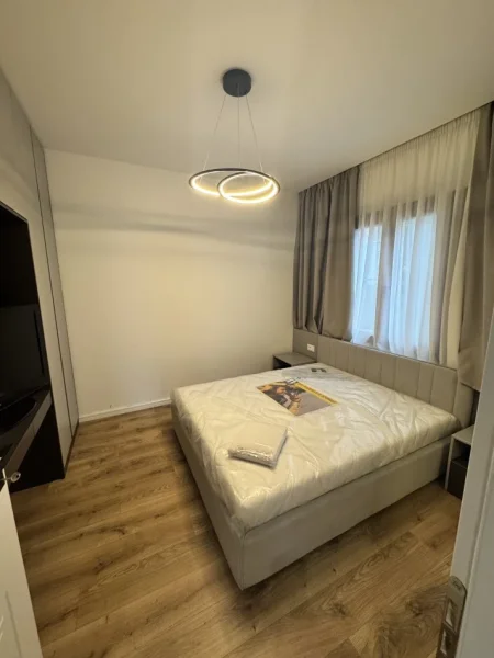 Tirane, jepet me qera apartament 2+1+parkim Kati 2, 90 m² 700 € (Blloku i Vilave Selite)