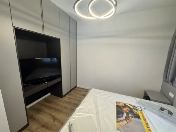 Tirane, jepet me qera apartament 2+1+parkim Kati 2, 90 m² 700 € (Blloku i Vilave Selite)