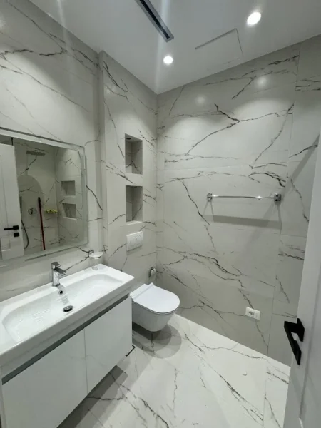 Tirane, jepet me qera apartament 2+1+parkim Kati 2, 90 m² 700 € (Blloku i Vilave Selite)