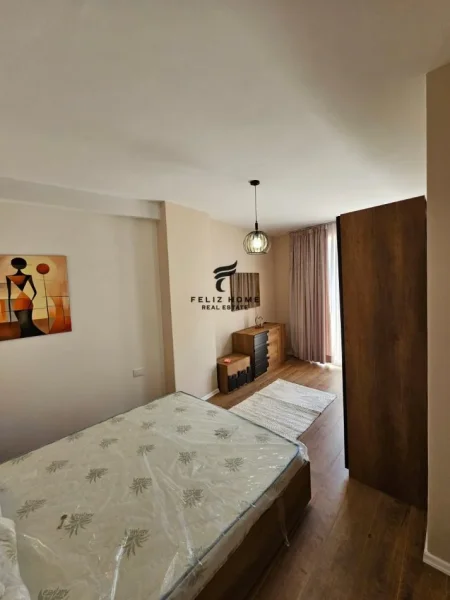 Tirane, jepet me qera apartament 2+1 Kati 3, 107 m² 1.000 € (RRUGA E BARRIKADAVE)