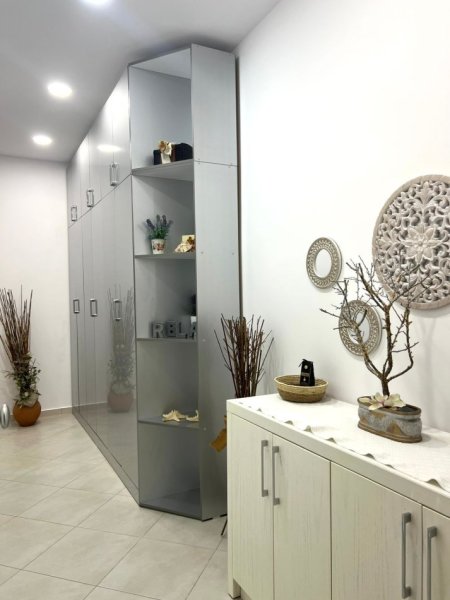 Tirane, jepet me qera apartament 1+1+Ballkon Kati 2, 65 m² 600 € (KOPSHTI ZOOLOGJIK)