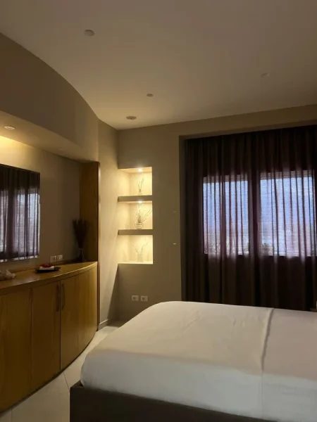 Tirane, jepet me qera apartament 1+1+Ballkon Kati 2, 65 m² 600 € (KOPSHTI ZOOLOGJIK)