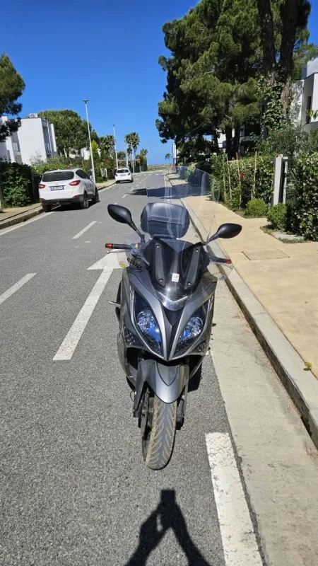 Tirane, shes Motociklete Kymco , gri metalizato 27.000 km 2.500 €