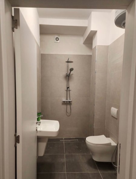 ZYRE ME QERA 65 M2 QENDER 600 EURO
