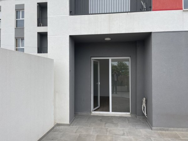 Tirane, jepet me qera apartament 1+1+Ballkon Kati 1, 50 m² 350 € (Univers City)