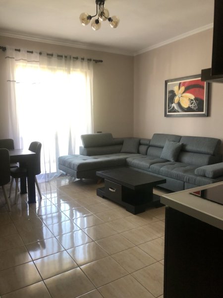 Tirane, jepet me qera apartament 1+1+Ballkon Kati 6, 70 m² 840 € (Rruga Gjon Buzuku)