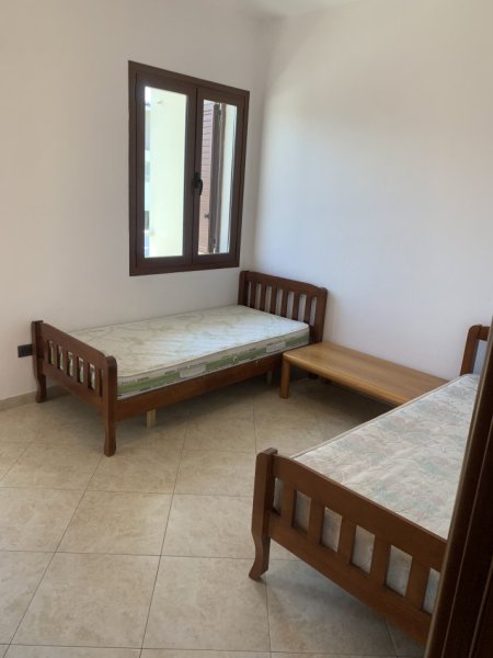 Tirane, jepet me qera shtepi 3+1+Aneks+Ballkon Kati 3, 120 m² 400 € (Laprake)