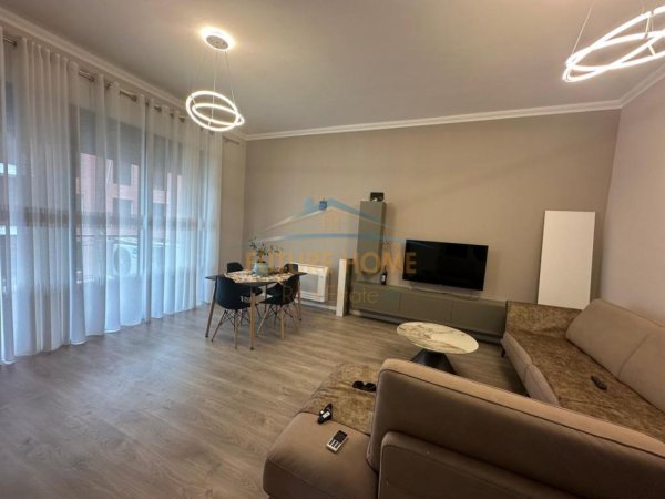 Tirane, jepet me qera apartament 1+1+Ballkon Kati 6, 65 m² 800 € (Kompleksi Delijorgji)