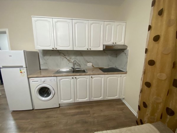 Tirane, jepet me qera apartament 1+1+Ballkon Kati 1, 350 € (Rruga 5 Maji Llagja Rame Sadria)