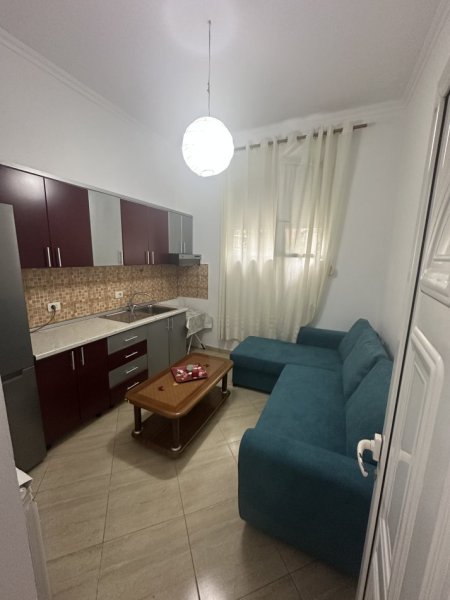 Tirane, jepet me qera garsonier 1+1 Kati 0, 41 m² 280 € (Rruga Mahmut Daci, Vilat Gjermane)