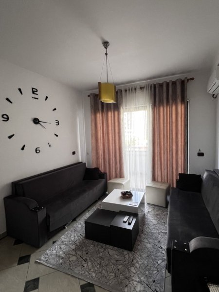 Tirane, jepet me qera apartament 1+1+Aneks+Ballkon Kati 5, 62 m² 450 €