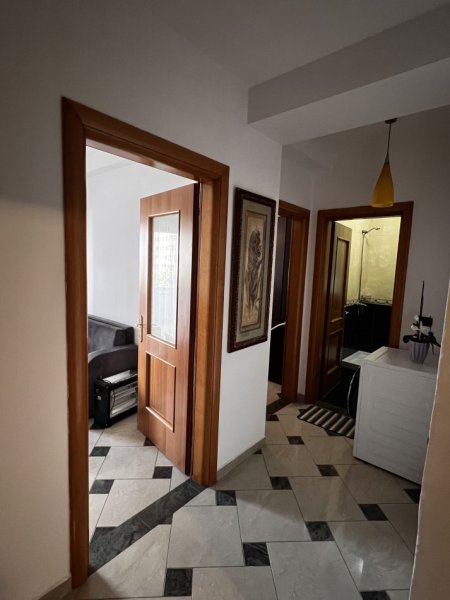 Tirane, jepet me qera apartament 1+1+Aneks+Ballkon Kati 5, 62 m² 450 €