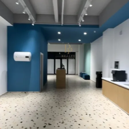Shqiperi, jepet me qera ambjent biznesi Kati 0, 115 m² 2.250 € (Kompleksi Square 21)