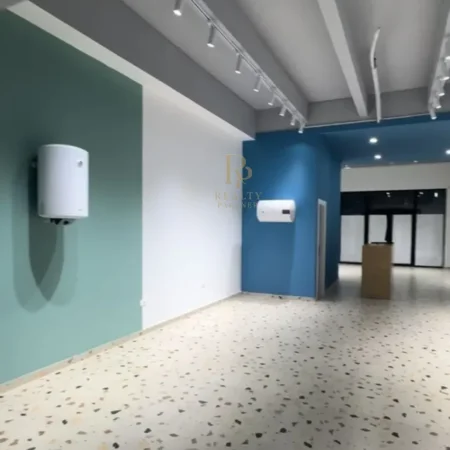 Shqiperi, jepet me qera ambjent biznesi Kati 0, 115 m² 2.250 € (Kompleksi Square 21)