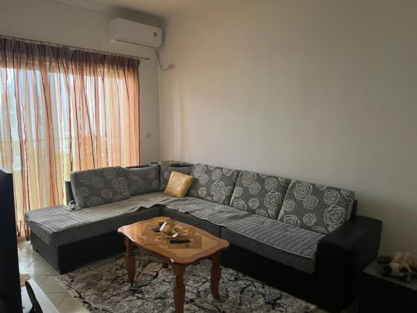 Tirane, jepet me qera apartament 2+1+Ballkon Kati 2, 85 m² 400 € (Hasan vogli)