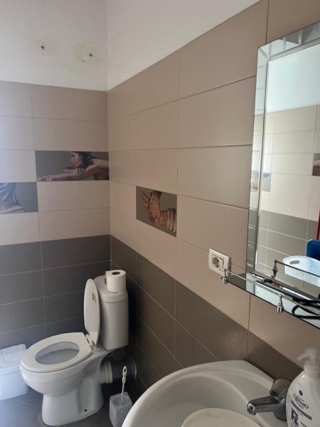 Tirane, jepet me qera apartament 2+1+Ballkon Kati 2, 85 m² 400 € (Hasan vogli)