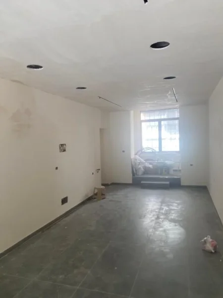 Tirane, jepet me qera dyqan Kati 0, 60 m² 1.200 € (rruga e barrikadave)