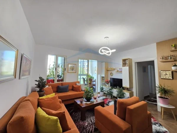 Durres, shitet apartament 2+1+Aneks+Ballkon Kati 1, 98 m² 180.000 € (Rrota e Kuqe)