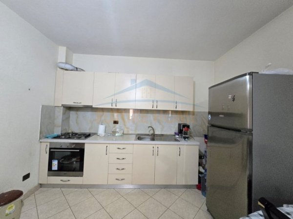 Durres, jepet me qera apartament 2+1 Kati 1, 81 m² 400 € (Stacioni i Trenit)