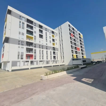 Tirane, shes apartament 2+1+Ballkon Kati 8, 104 m² (UNIVERS CITY)