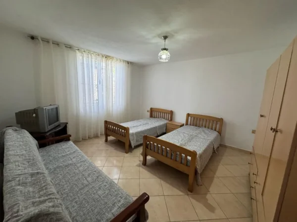 Tirane, jepet me qera apartament 1+1 Kati 1, 70 m² 350 € (selit)