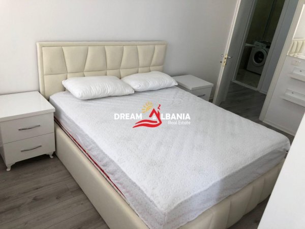 Tirane, jepet me qera apartament 2+1 , 120 m² 500 € 