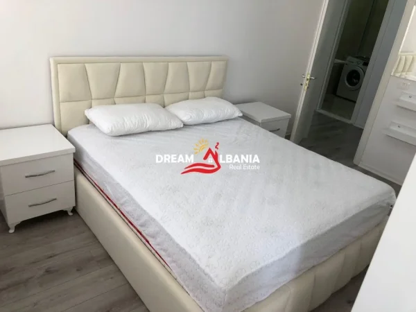 Tirane, jepet me qera apartament 2+1 , 120 m² 500 € 