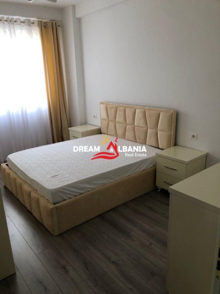 Tirane, jepet me qera apartament 2+1 , 120 m² 500 € 
