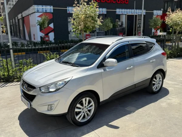 Tirane, shes SUV | Xhip Hyundai Tucson LX20 Nafte, gri metalizato automatik Klima 140.000 km 8.200 €