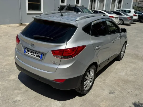 Tirane, shes SUV | Xhip Hyundai Tucson LX20 Nafte, gri metalizato automatik Klima 140.000 km 8.200 €