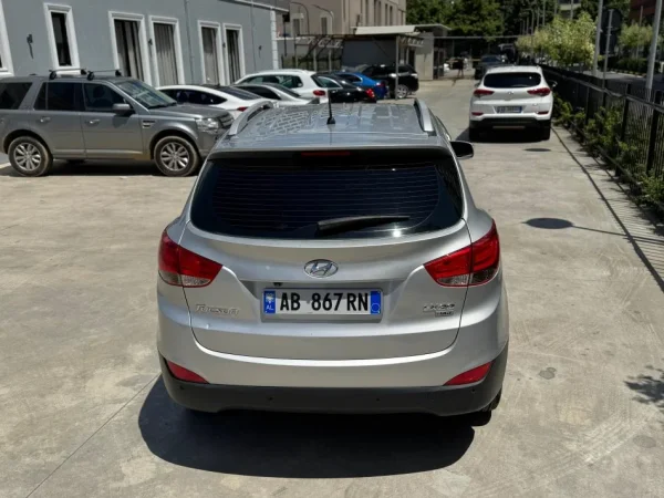 Tirane, shes SUV | Xhip Hyundai Tucson LX20 Nafte, gri metalizato automatik Klima 140.000 km 8.200 €