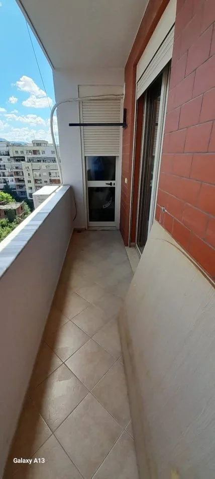 Tirane, jepet me qera 3+1 Kati 8, 98 m² 500 € (Prane Viles L Astir)