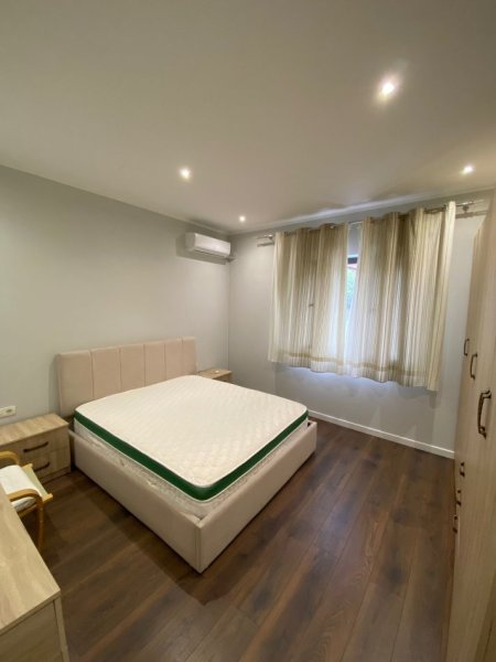 Tirane, jepet me qera apartament 1+1 Kati 1, 70 m² 550 € (rruga e kavajes)