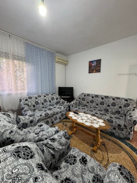 Tirane, jepet me qera 1+1 , 70 m² 350 € (bulevardi i ri)
