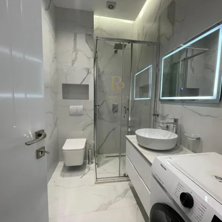 Tirane, jepet me qera apartament 2+1+Ballkon Kati 7, 120 m² 1.200 € (Qender)