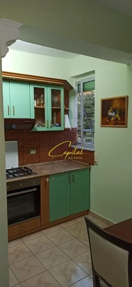 Tirane, jepet me qera apartament 2+1 Kati 5, 75 m² 600 € (VASIL SHANTO)