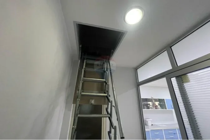 Tirane, shitet ambjent biznesi Kati 0, 37 m² 72.000 € (Rruga Riza Cerova)