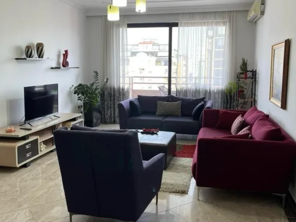 Tirane, jepet me qera apartament 2+1+Ballkon Kati 8, 145 m² 800 € 