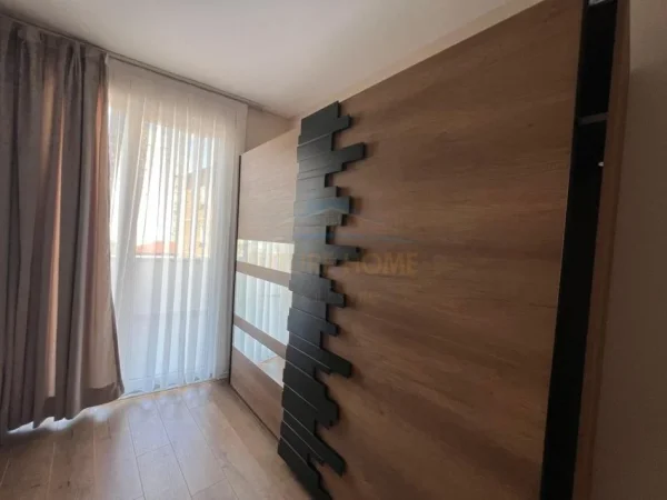 Tirane, jepet me qera apartament 2+1 Kati 3, 80 m² 1.200 € (rruga e barrikadave, tiran)