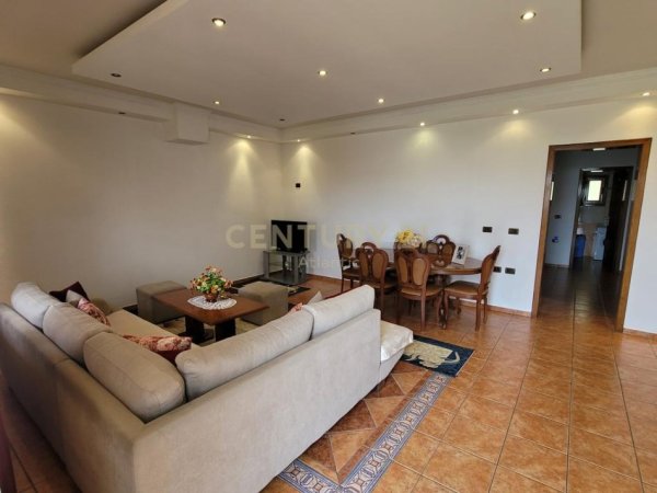 Durres, shitet shtepi 3+1+Aneks+Ballkon Kati 3, 491 m² 180.000 € (Nishtulla)