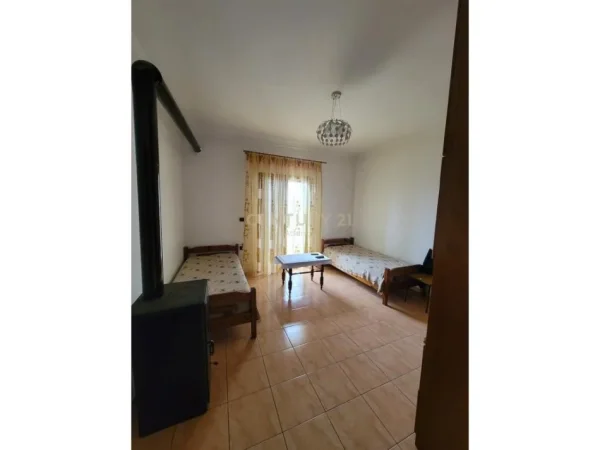 Durres, shitet shtepi 3+1+Aneks+Ballkon Kati 3, 491 m² 180.000 € (Nishtulla)