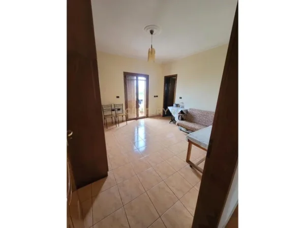 Durres, shitet shtepi 3+1+Aneks+Ballkon Kati 3, 491 m² 180.000 € (Nishtulla)